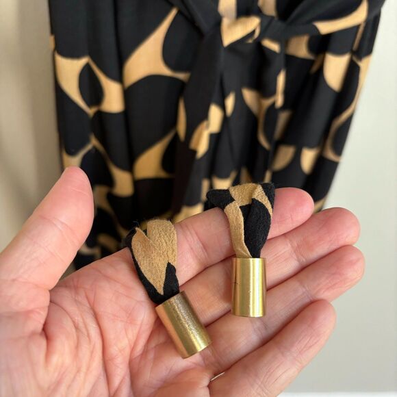 Diane Von Furstenberg Genevieve Spade Graphic Print Dress 6 Faux Wrap Black Tan - Picture 5 of 12